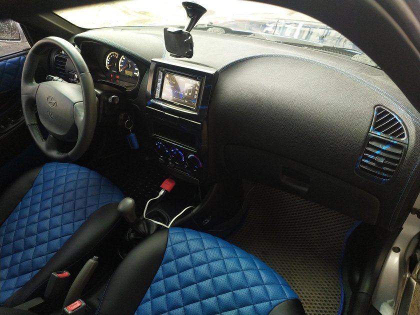 Черный салон акцент ТАГАЗ