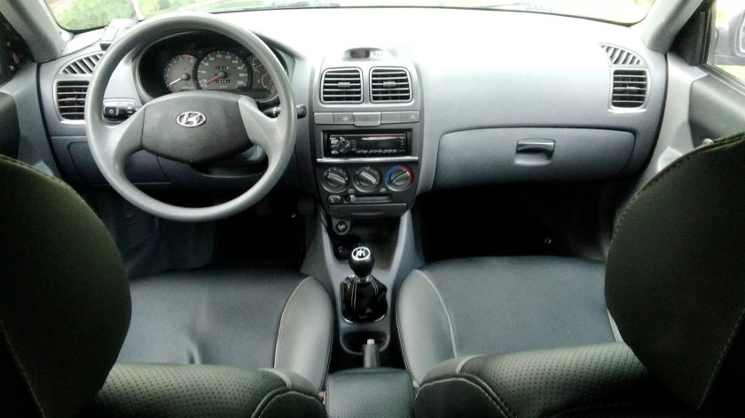 Hyundai Accent 2007 салон