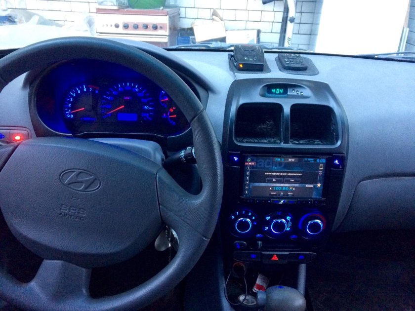 Hyundai Accent подсветка торпеды