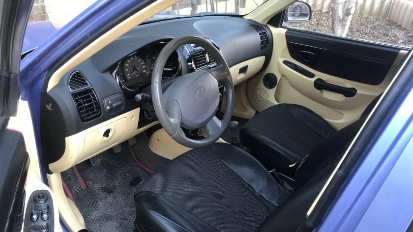 Черный салон Хендай акцент