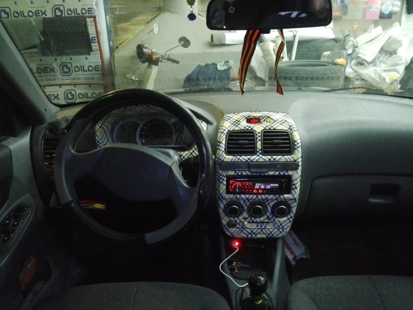 Hyundai Accent торпеда