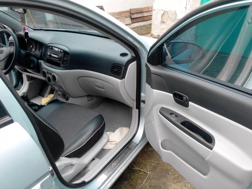 Hyundai Accent 2007 салон