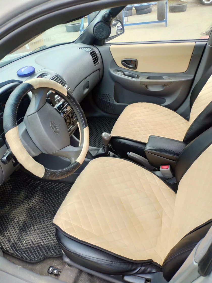 Hyundai Accent 2008 салон