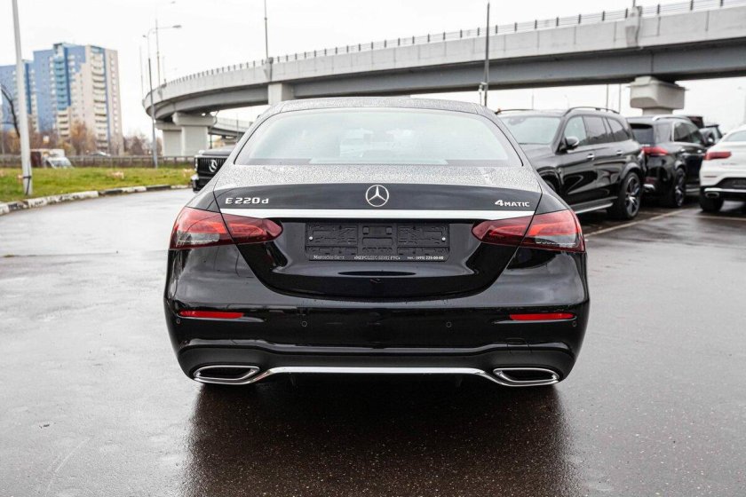 Мерседес е220 2021