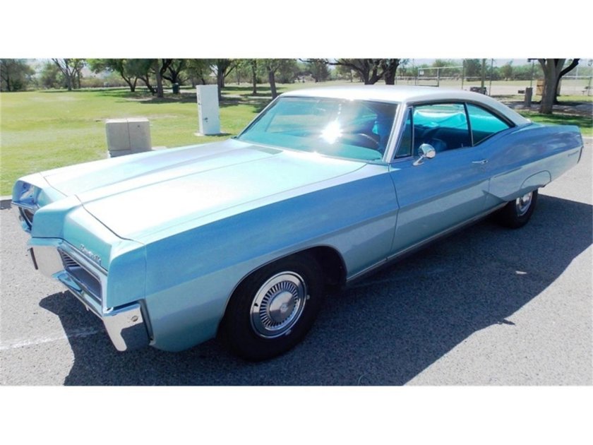 Pontiac Bonneville 1967 sedan
