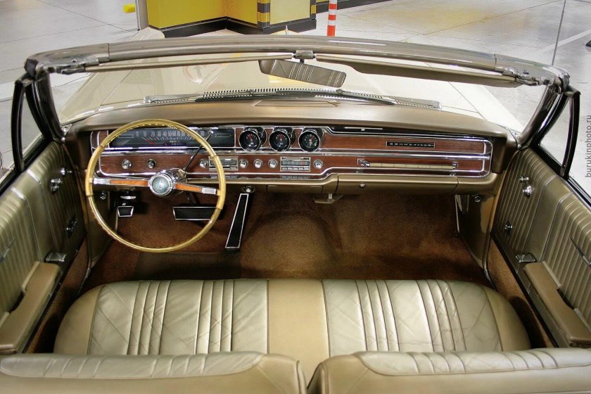 Понтиак Бонневиль 1965