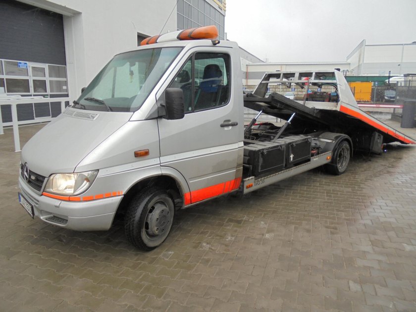Эвакуатор Mercedes Sprinter