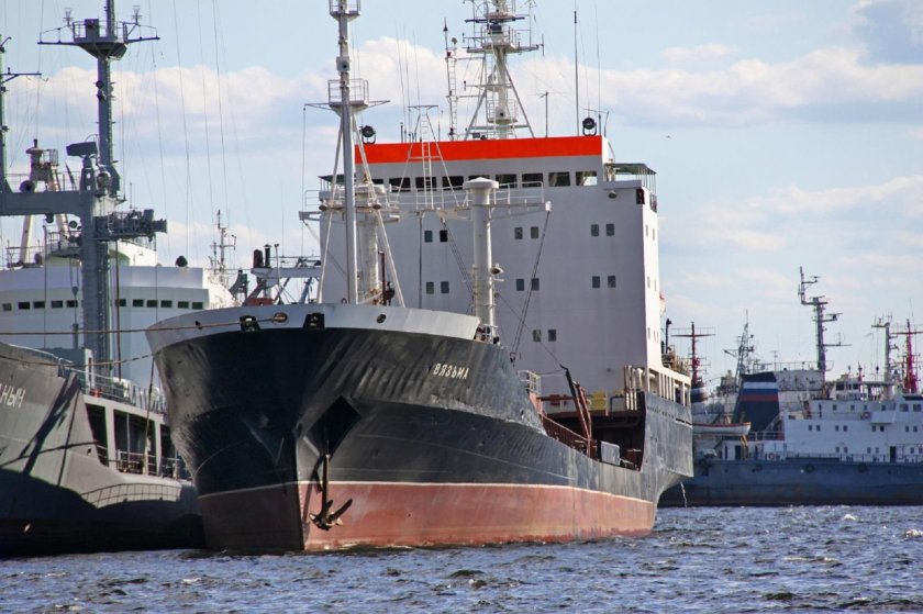 Средний морской танкер «Вязьма»