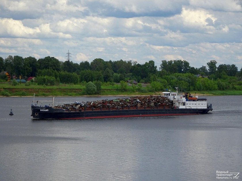 Теплоход Вязьма проект 576