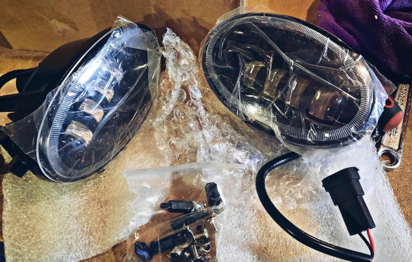 Туманка Мазда 3 БК