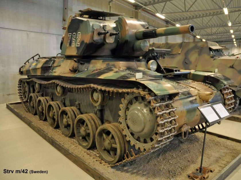 Strv m/42