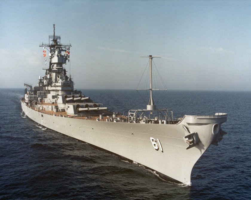 Линкор USS Iowa (BB-61)