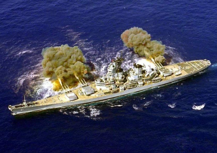 Залп линкора Айова