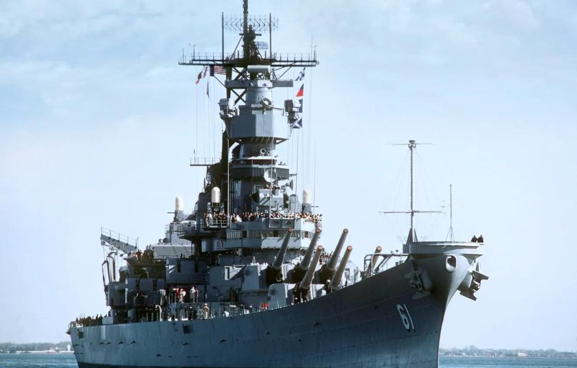 Корабль USS Iowa BB-61