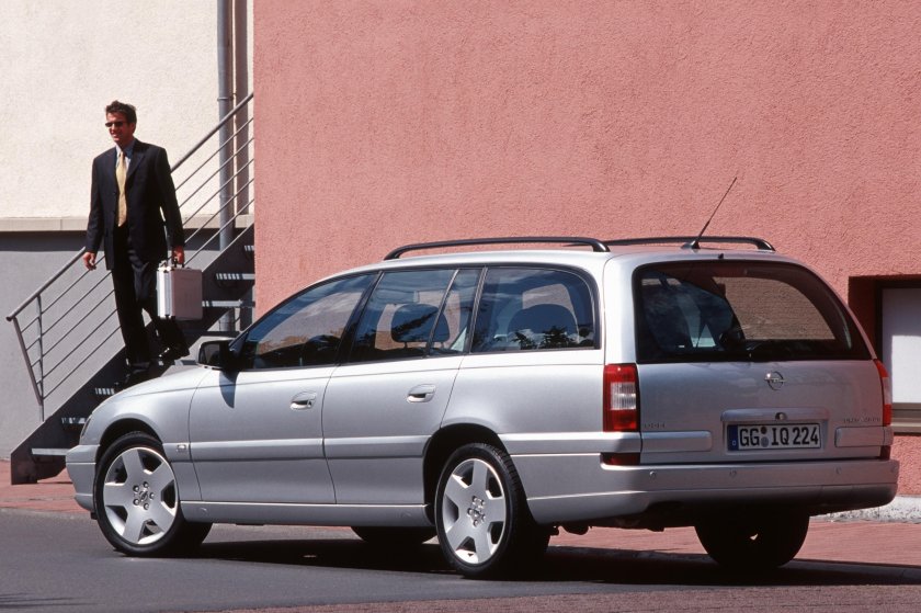 Opel Omega Caravan универсал