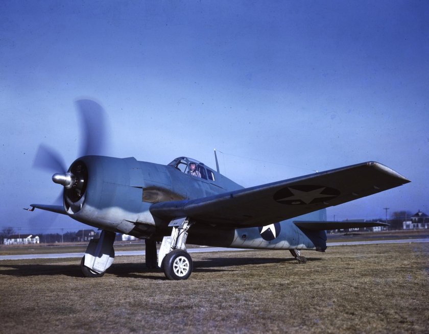 Самолет f6f Hellcat