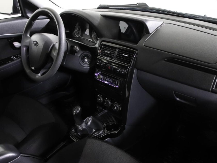 Приора 2 цена с салона