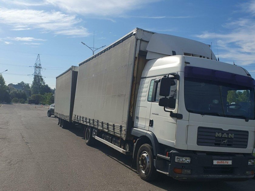 Ман с прицепом