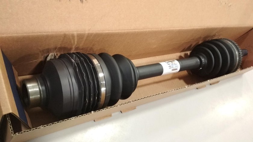 Привод передний левый Хендай Санта Фе 2 2,7