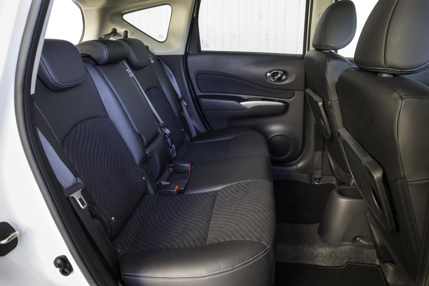 Ниссан ноут е11 салон