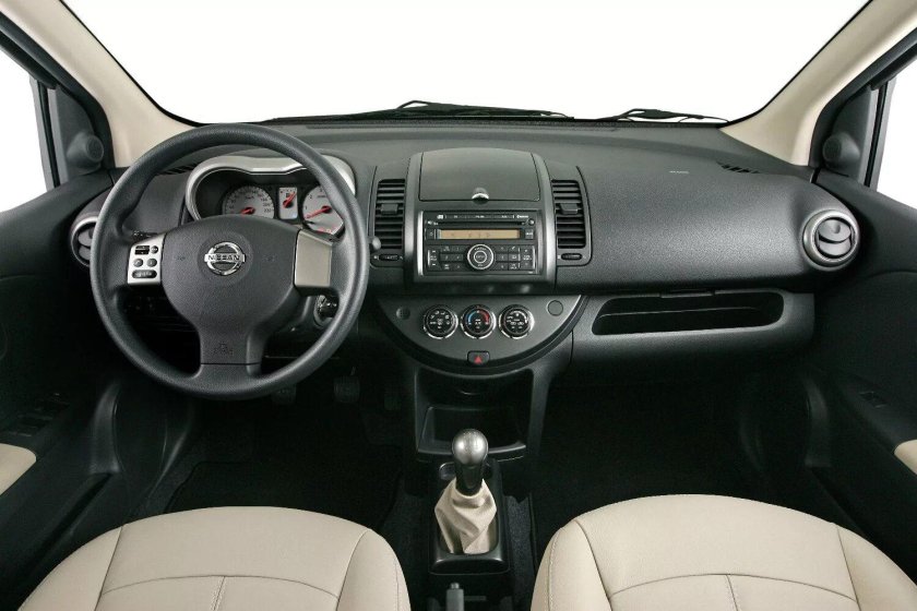 Nissan Note e11 салон