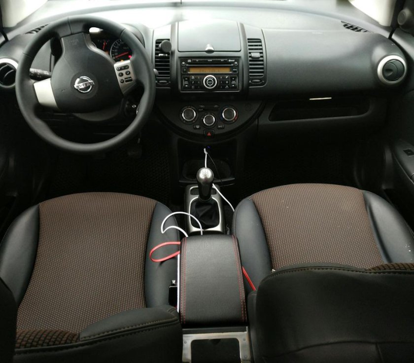 Nissan Note 2005 салон