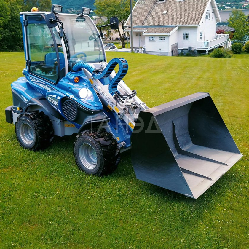 Мини погрузчик MULTIONE