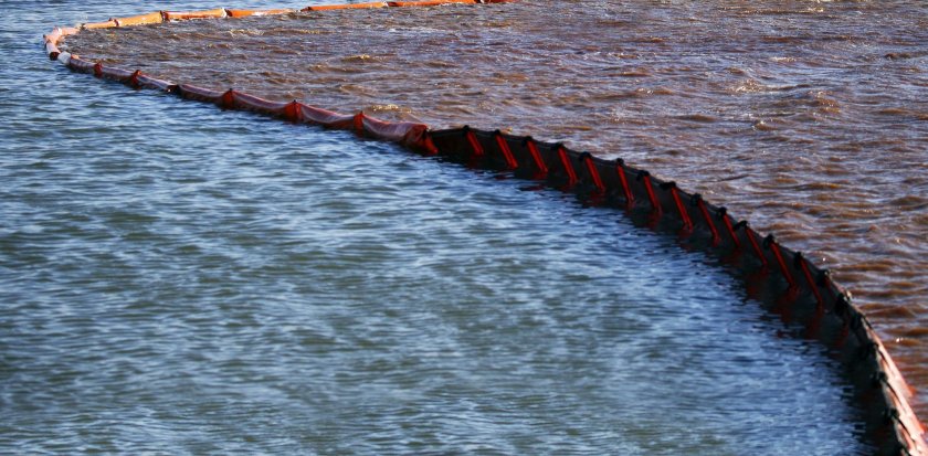 Боновые заграждения нефть