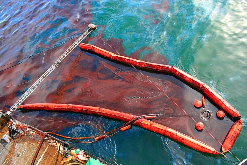 Боновые заграждения нефть