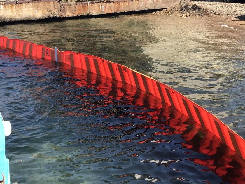 Боновые заграждения берегозащитные