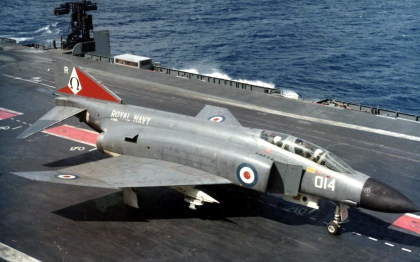 HMS Ark Royal r09