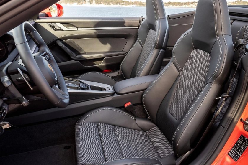 Porsche 911 992 салон