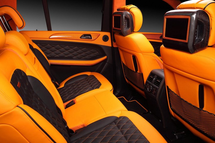 Поршткайен оранжевый салон