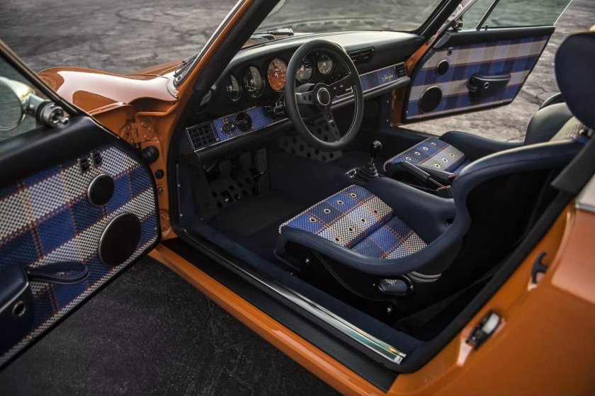 Porsche 911 Singer DLS салон