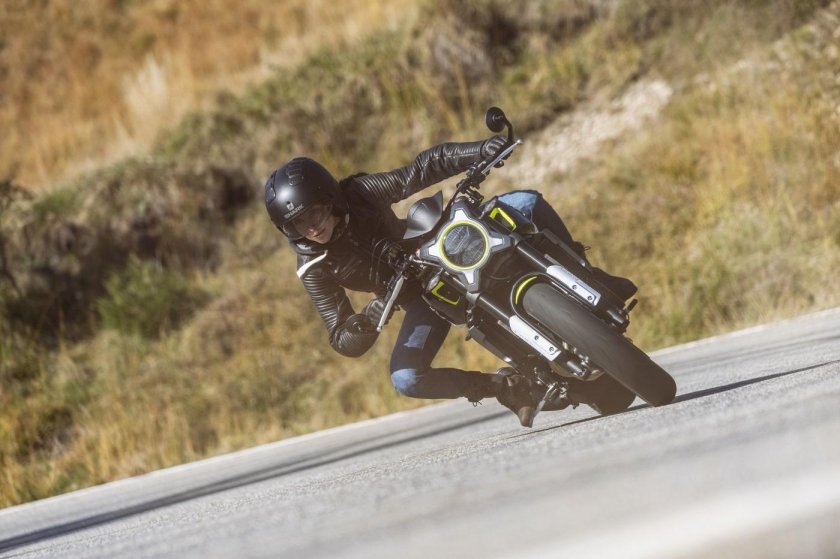 CF Moto 700 CLX Sport