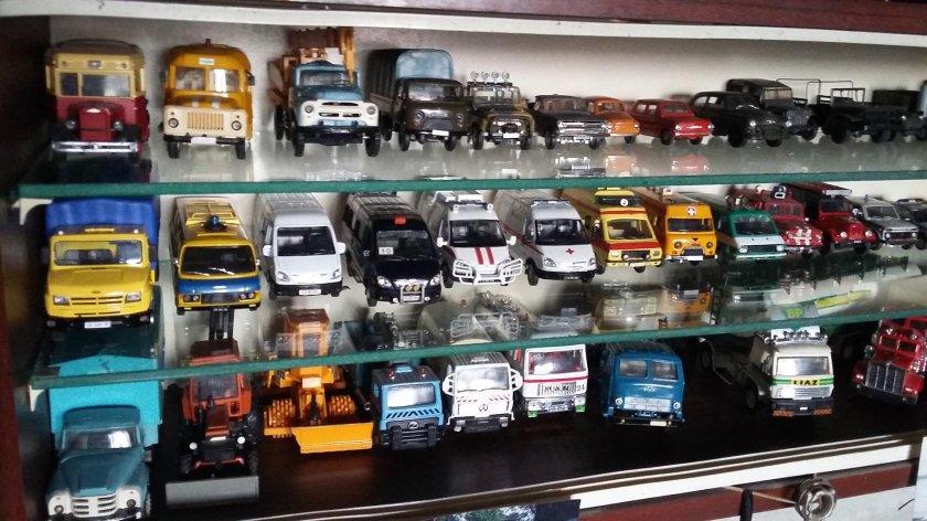 Машинки Автоистория коллекционные масштаб 1 43