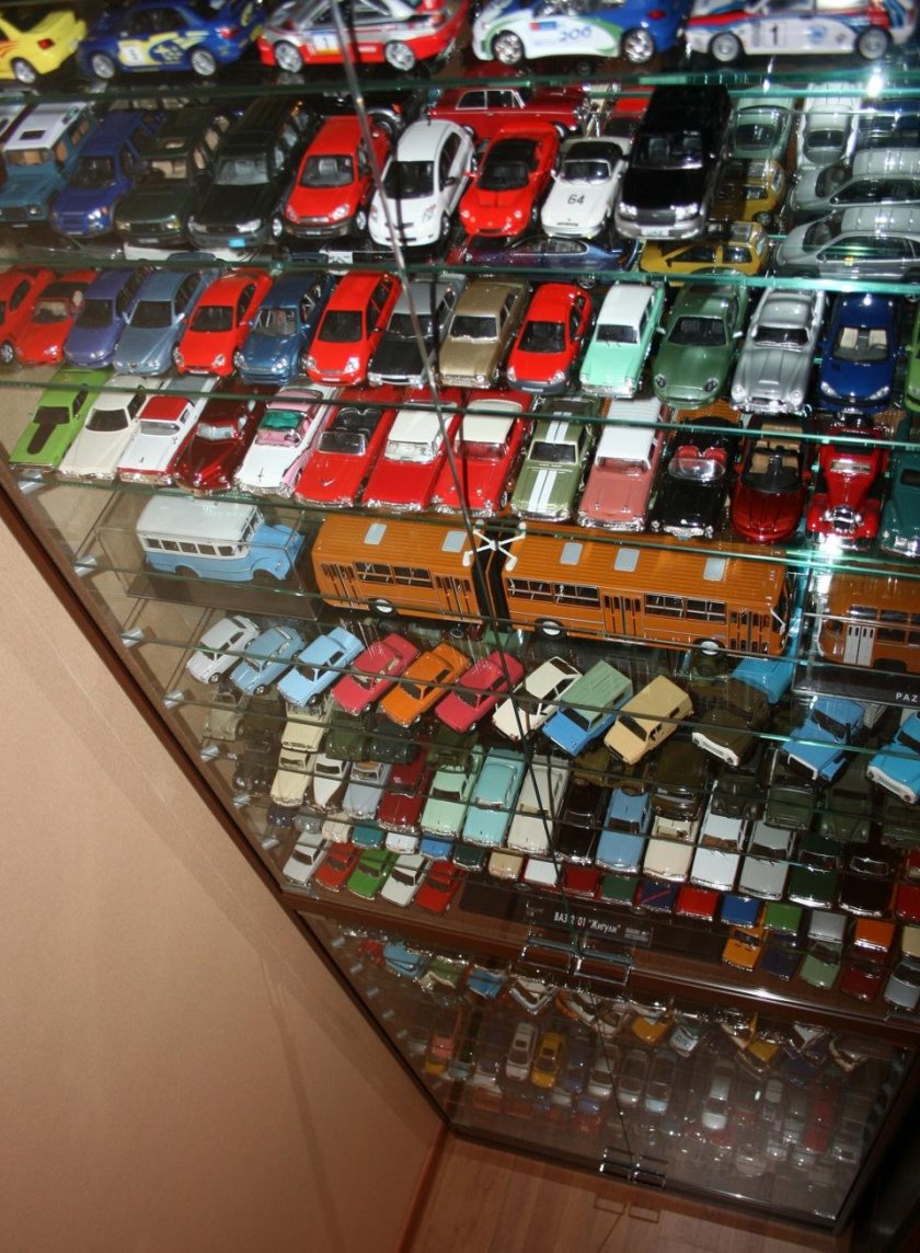Коллекция моделей автомобилей
