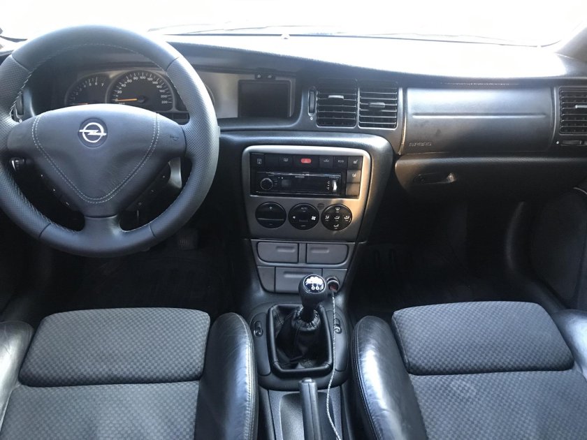 Опель Вектра б 1998 салон