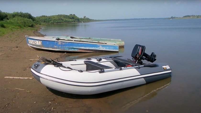 Лодка Ривьера 3600