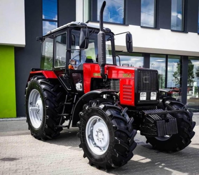 Трактор МТЗ Belarus-1221