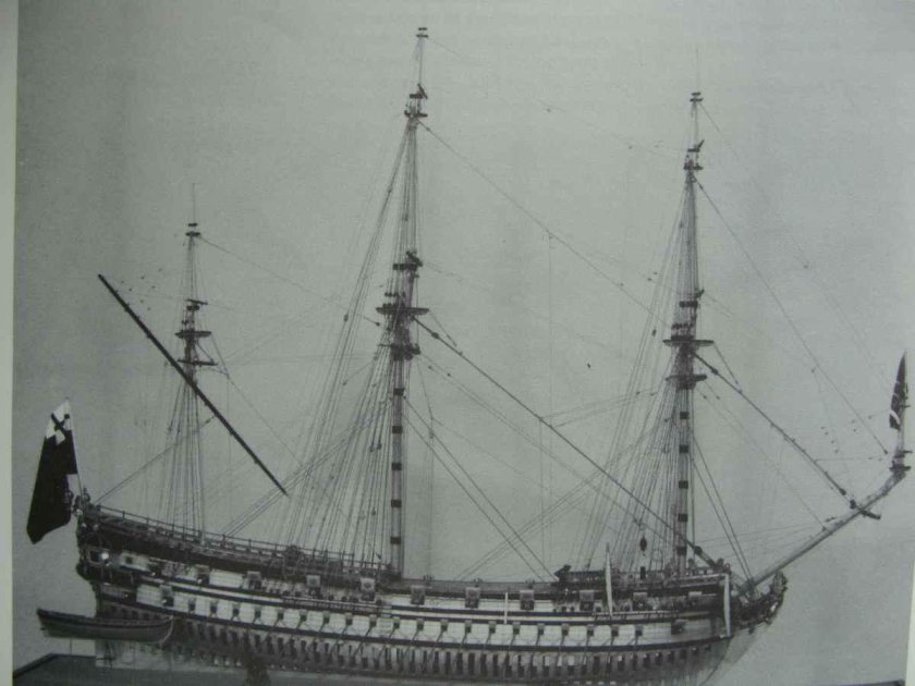 Что больше Фрегат или Галеон