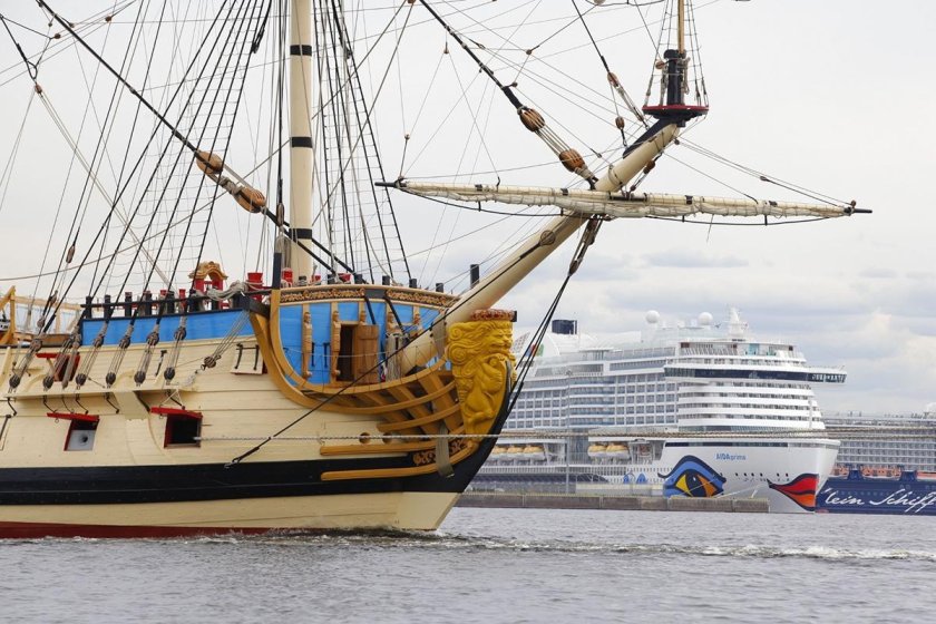 Фрегат Полтава Петра 1