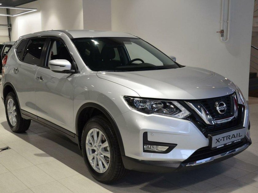 Nissan x-Trail t32 серебристый