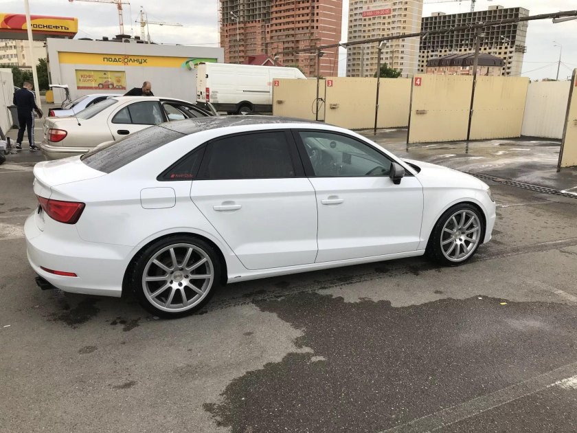 Audi a3 sedan на дисках