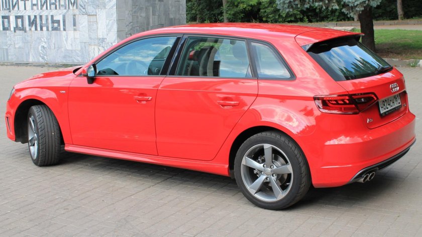 Audi a3 красная
