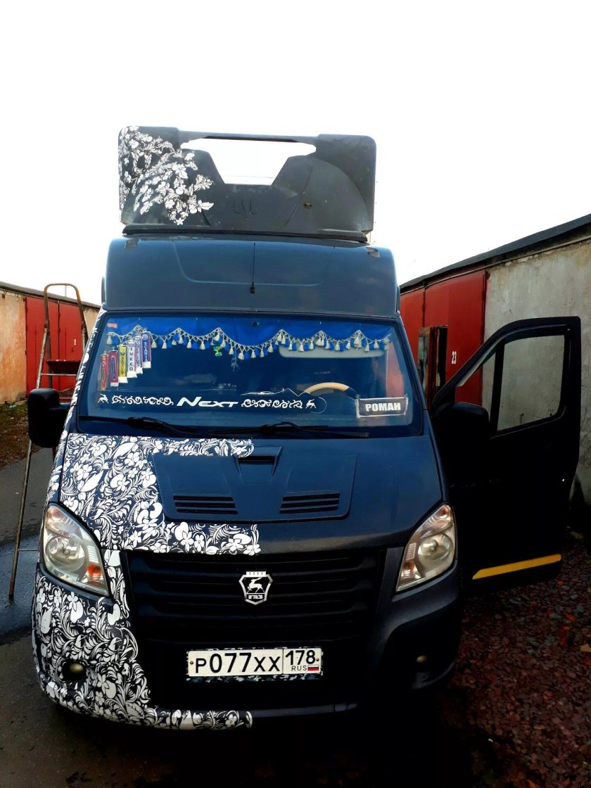 Полоса на лобовое Газель Некст