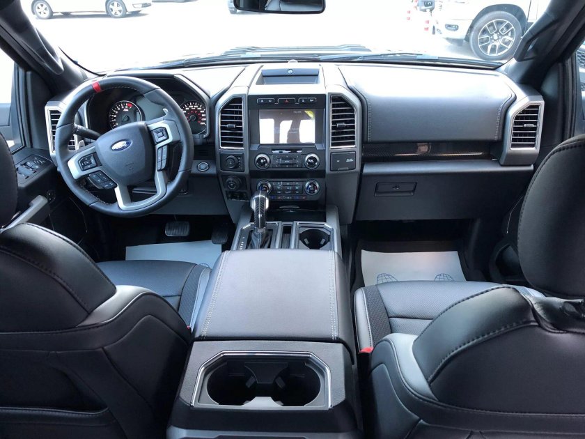 Форд 150 Раптор салон