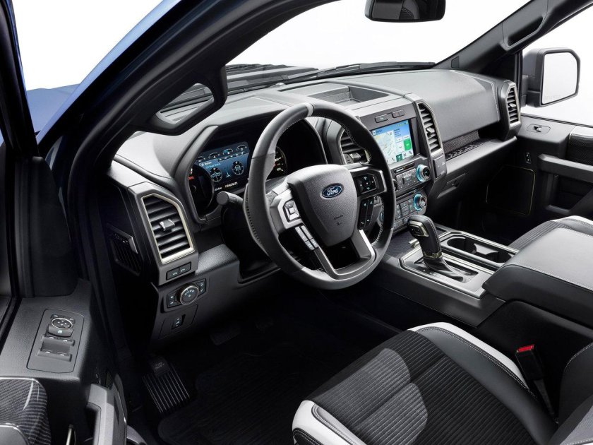 Форд ф 150 Раптор интерьер