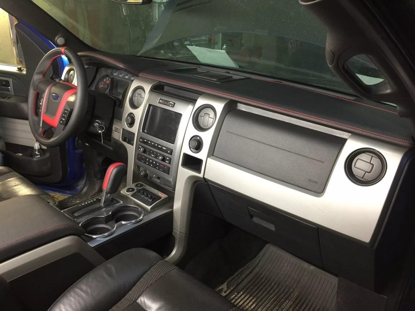 Ford Raptor 2010 салон