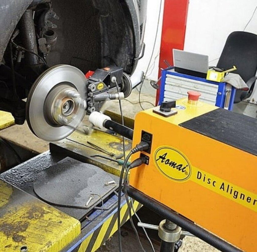 Станок для расточки тормозных дисков